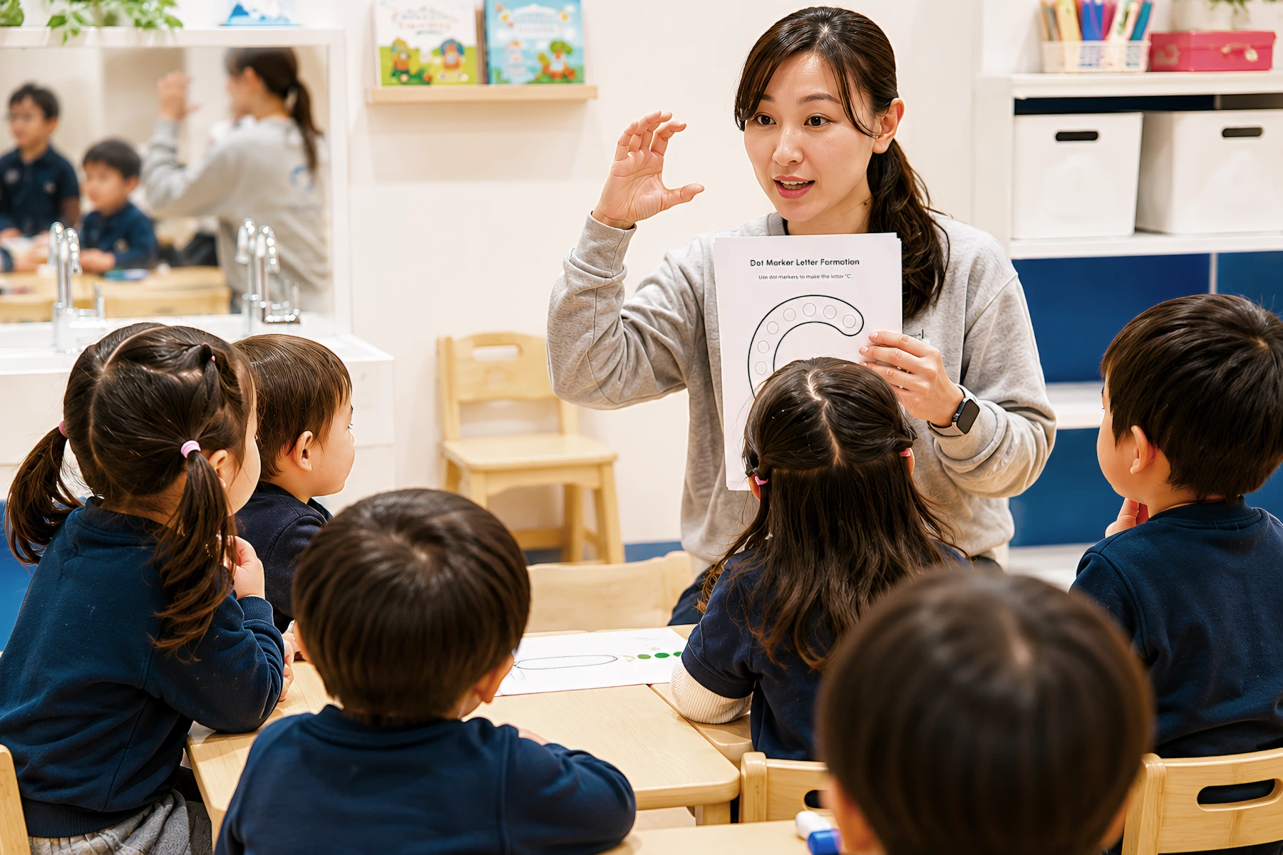 Méně slovíček, víc angličtiny? Japonsko chce osekat školní slovníky
